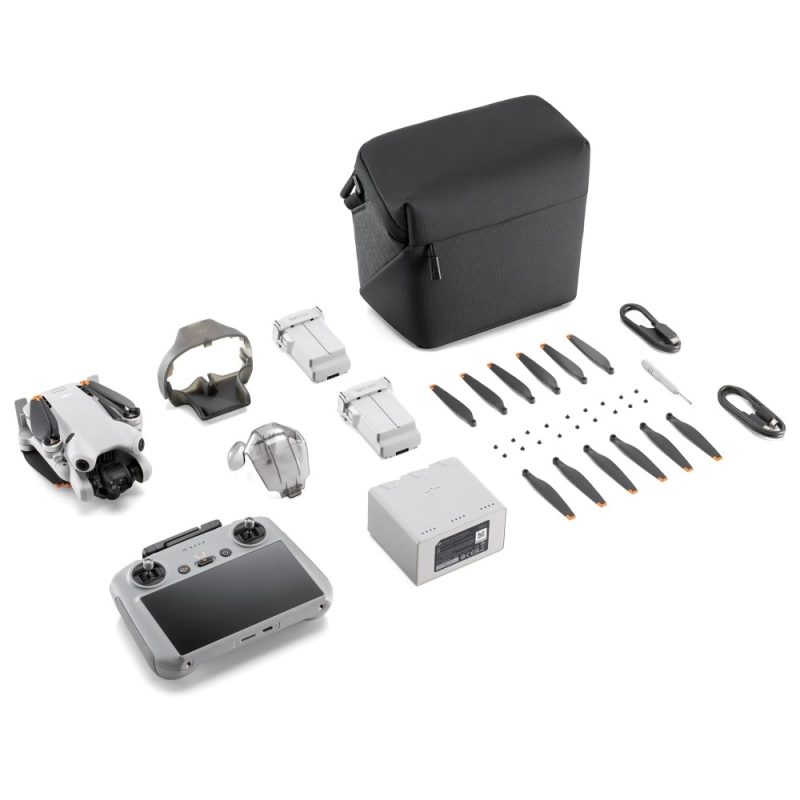 Квадрокоптер DJI Mini 4 Pro Fly More Combo